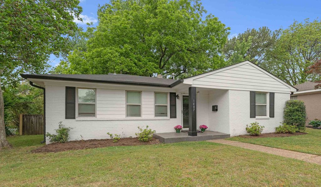 1407 IVY RD, Memphis, TN 38117
