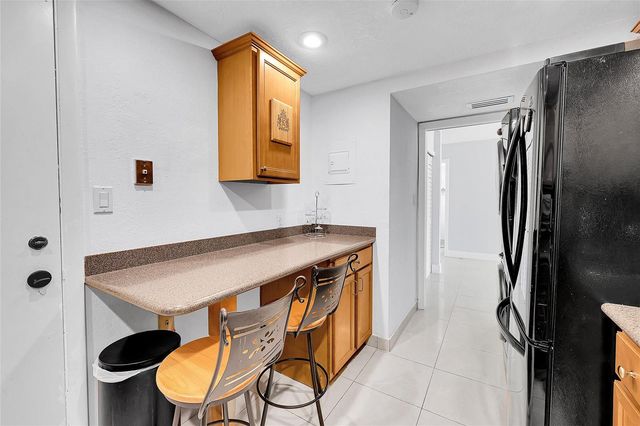 801 S Ocean Drive 605, Hollywood, FL 33019