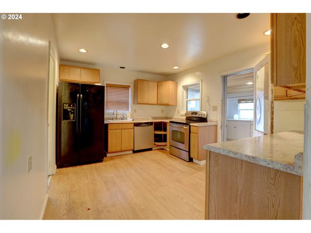 5700 HIGHWAY 30W, The Dalles, OR 97058
