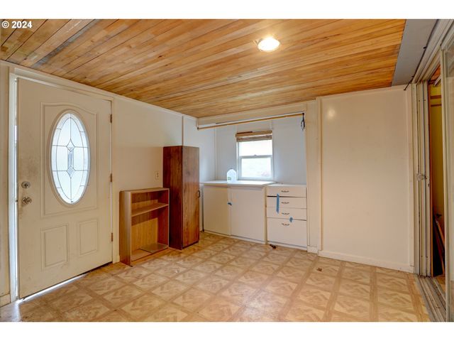 5700 HIGHWAY 30W, The Dalles, OR 97058