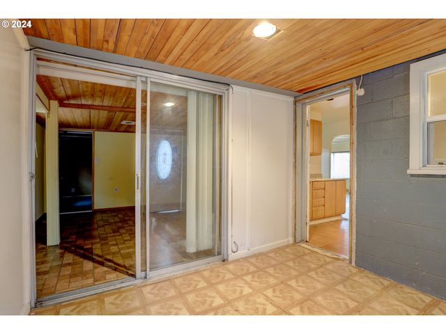 5700 HIGHWAY 30W, The Dalles, OR 97058