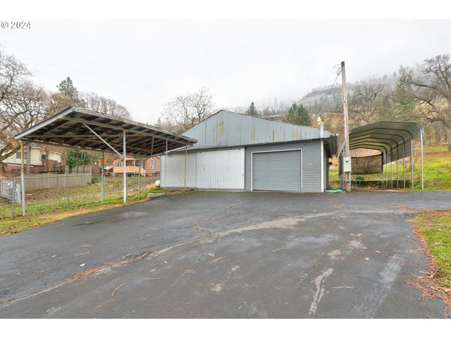5700 HIGHWAY 30W, The Dalles, OR 97058