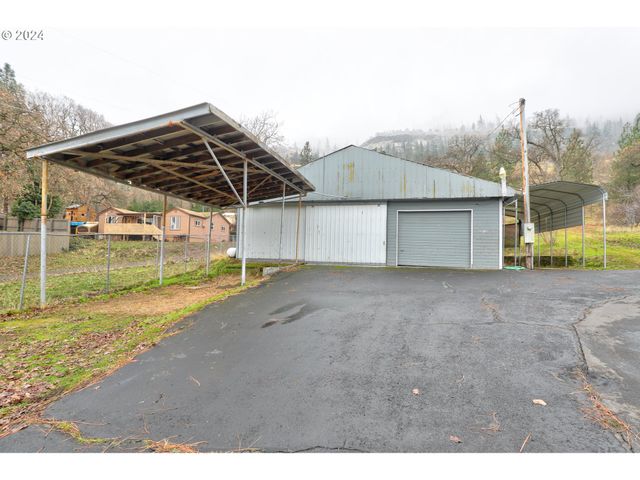 5700 HIGHWAY 30W, The Dalles, OR 97058