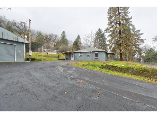 5700 HIGHWAY 30W, The Dalles, OR 97058
