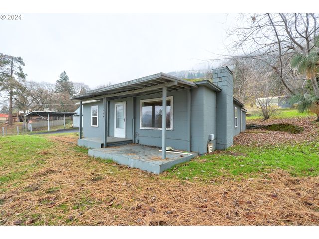 5700 HIGHWAY 30W, The Dalles, OR 97058