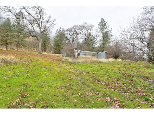 5700 HIGHWAY 30W, The Dalles, OR 97058