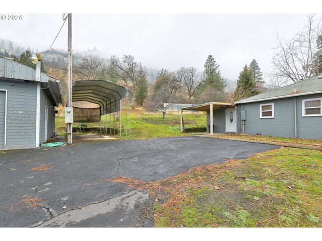 5700 HIGHWAY 30W, The Dalles, OR 97058