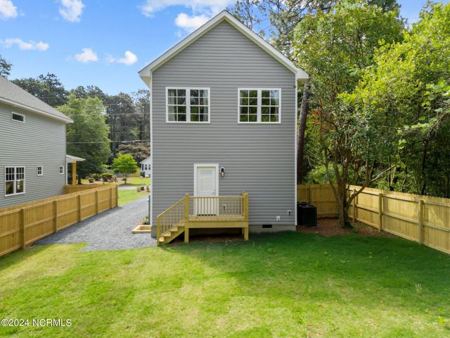 1330 N Ridge Street, Southern Pines, NC 28387