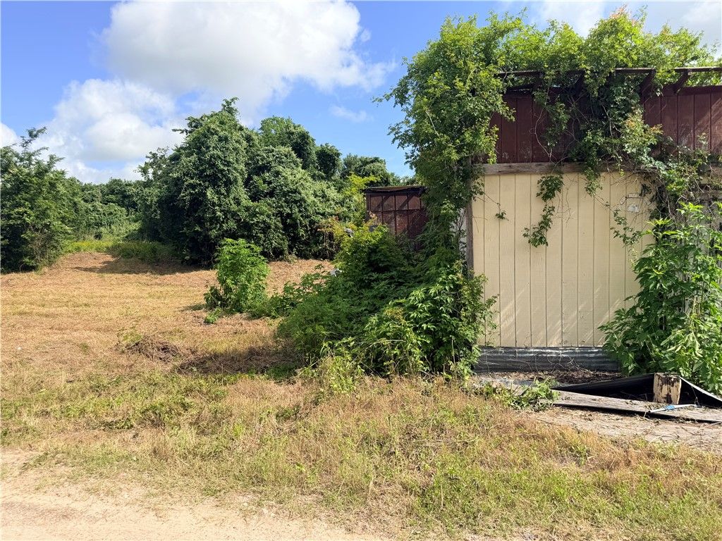 299 County Road 444, Snook, TX 77878 — photo 4