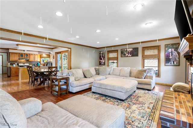 10424 Oviatt Lane, Twinsburg, OH 44087