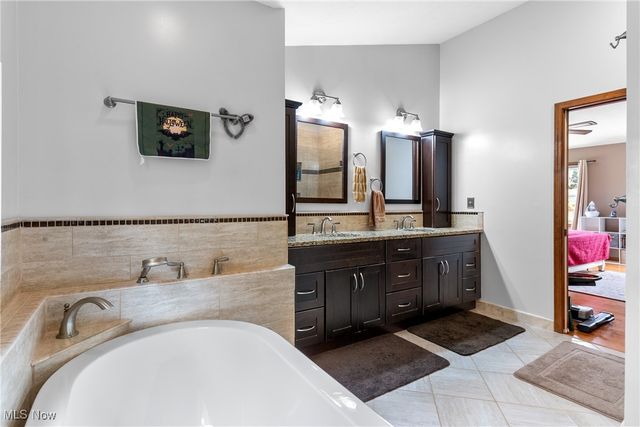 10424 Oviatt Lane, Twinsburg, OH 44087