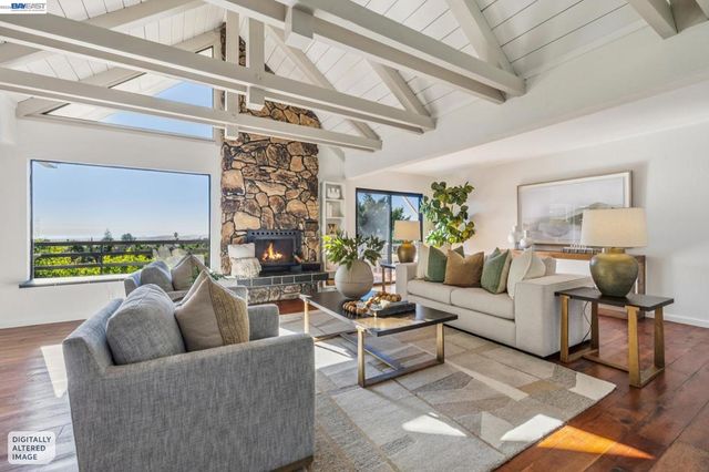 5624 Greenridge Rd, Castro Valley, CA 94552