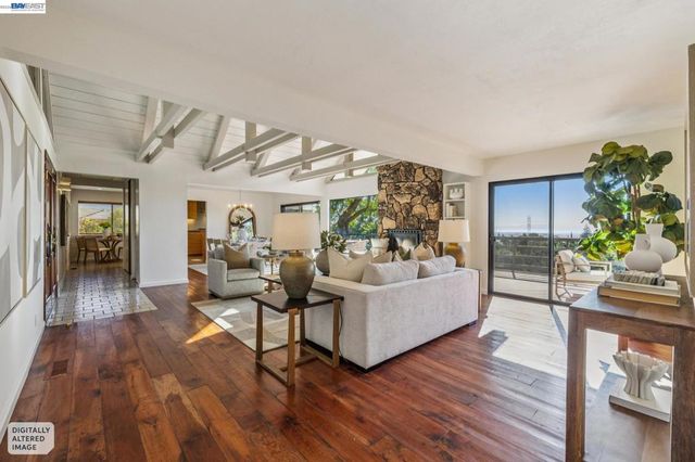 5624 Greenridge Rd, Castro Valley, CA 94552