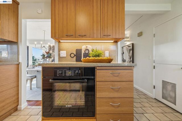 5624 Greenridge Rd, Castro Valley, CA 94552