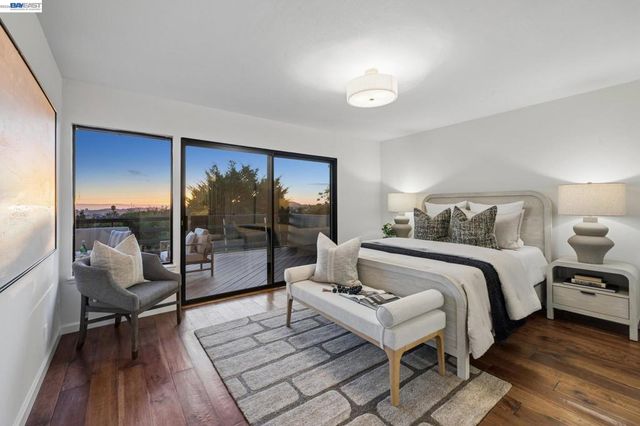 5624 Greenridge Rd, Castro Valley, CA 94552