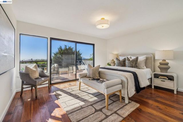 5624 Greenridge Rd, Castro Valley, CA 94552