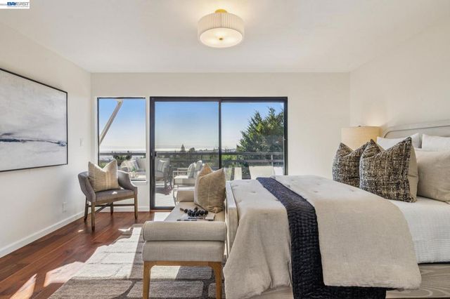 5624 Greenridge Rd, Castro Valley, CA 94552