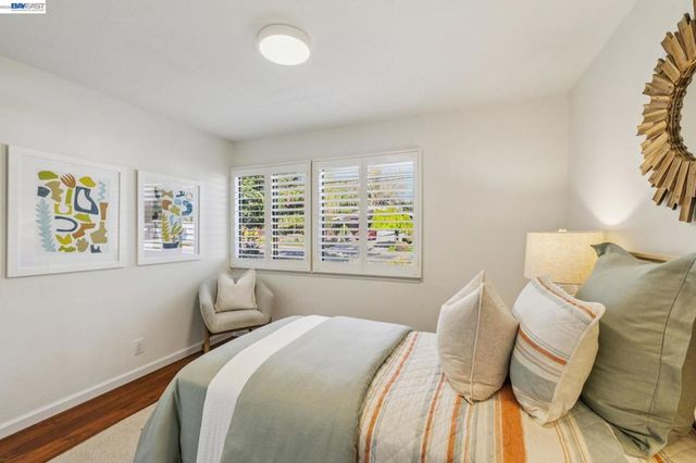 5624 Greenridge Rd, Castro Valley, CA 94552