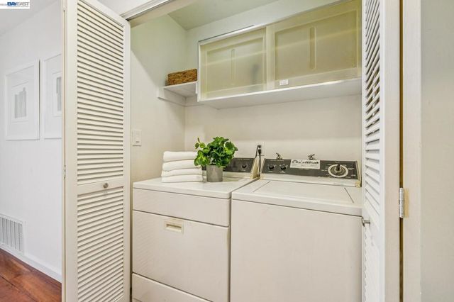 5624 Greenridge Rd, Castro Valley, CA 94552