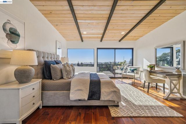 5624 Greenridge Rd, Castro Valley, CA 94552