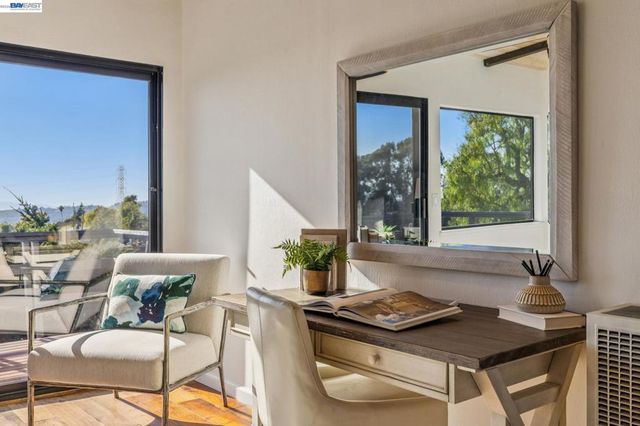 5624 Greenridge Rd, Castro Valley, CA 94552