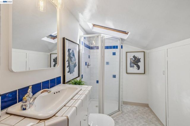 5624 Greenridge Rd, Castro Valley, CA 94552