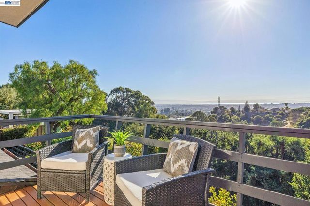 5624 Greenridge Rd, Castro Valley, CA 94552