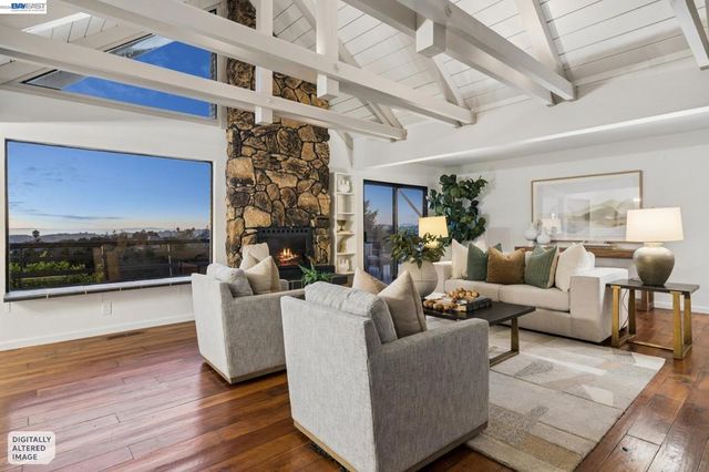5624 Greenridge Rd, Castro Valley, CA 94552