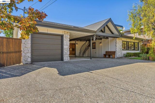 5624 Greenridge Rd, Castro Valley, CA 94552