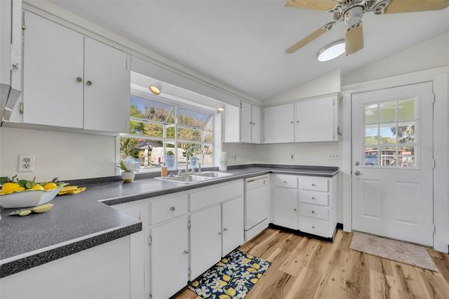 2101 E WARM SPRINGS AVENUE, Coleman, FL 33521