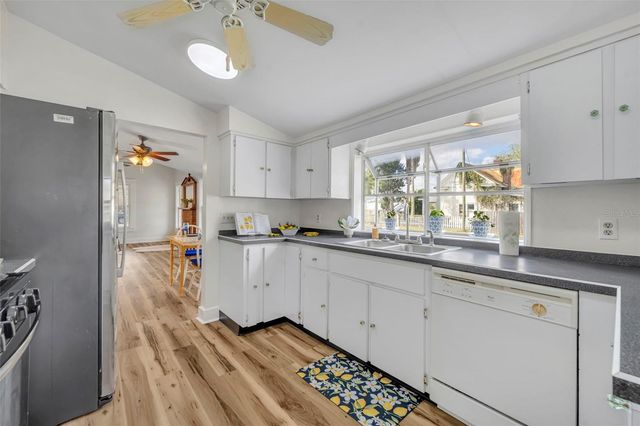 2101 E WARM SPRINGS AVENUE, Coleman, FL 33521