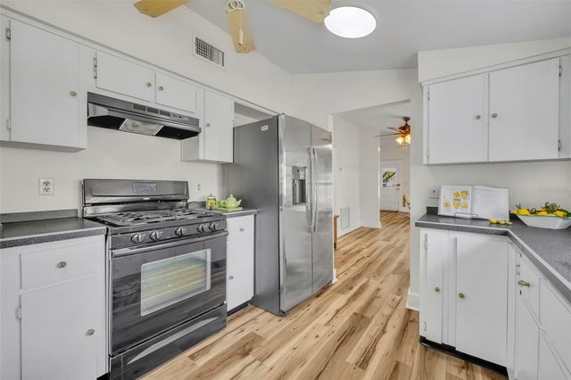 2101 E WARM SPRINGS AVENUE, Coleman, FL 33521