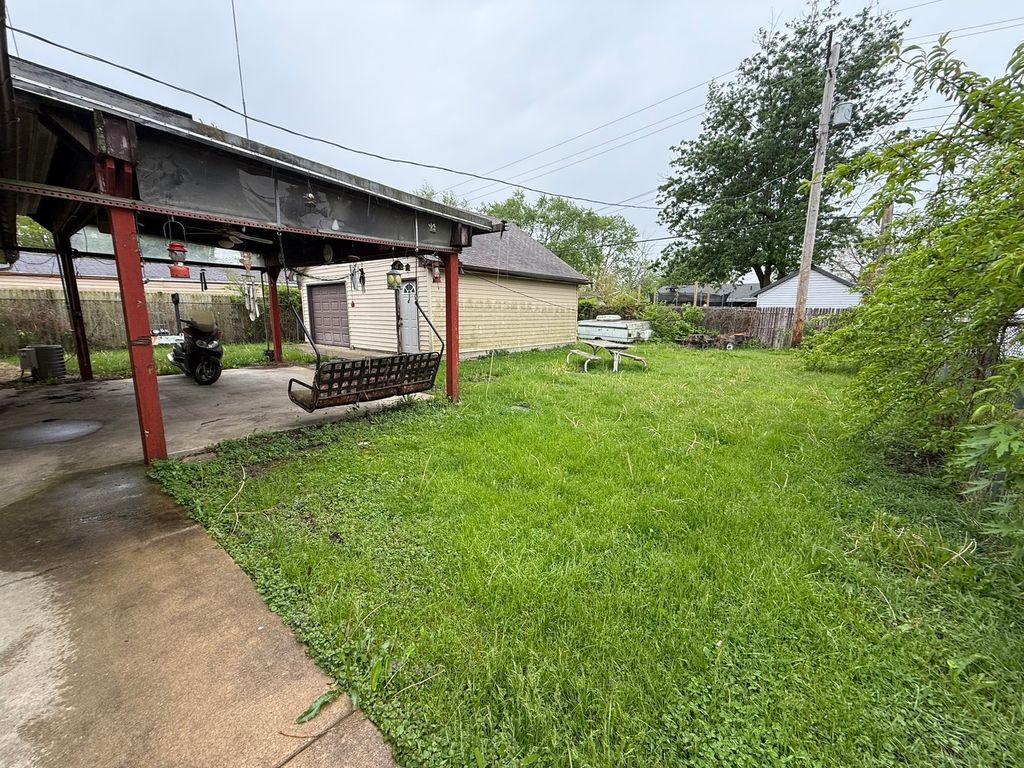 Image 7 of property listing at 141 S Oakdale Avenue, Kankakee, IL 60901