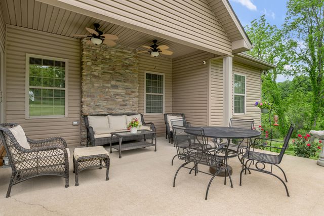 1208 White Oak Road, Stamping Ground, KY 40379