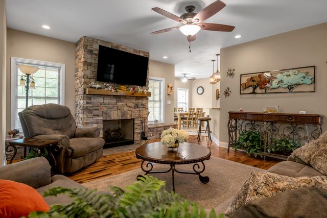 1208 White Oak Road, Stamping Ground, KY 40379