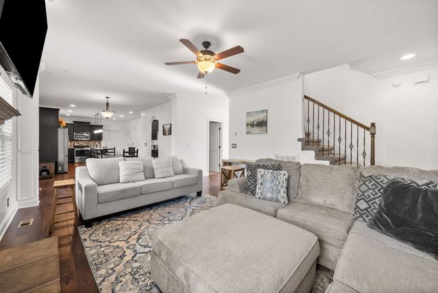 3148 Timberdale Dr, Clarksville, TN 37042