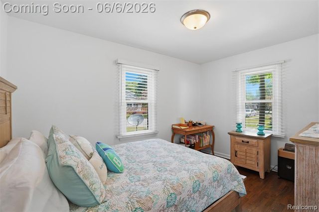425 W Caroline Street, Fenton, MI 48430