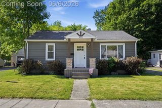 425 W Caroline Street, Fenton, MI 48430