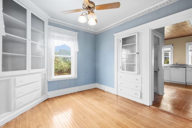 70 Rounds St, New Bedford, MA 02740