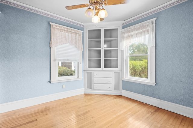 70 Rounds St, New Bedford, MA 02740