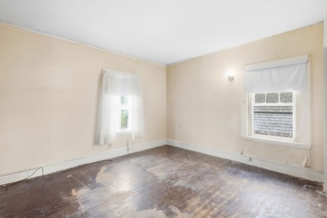 70 Rounds St, New Bedford, MA 02740