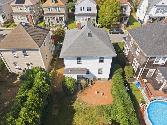 70 Rounds St, New Bedford, MA 02740
