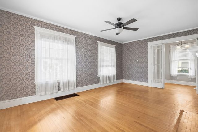 70 Rounds St, New Bedford, MA 02740