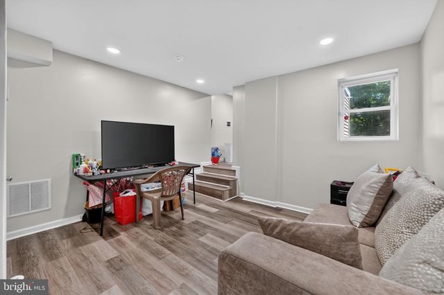 23 E 22ND ST, Wilmington, DE 19802