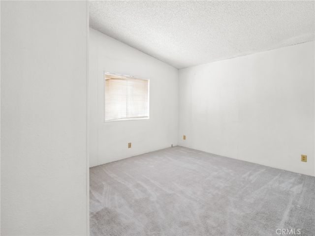 10164 White, Phelan, CA 92371