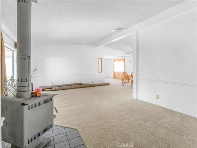 10164 White, Phelan, CA 92371