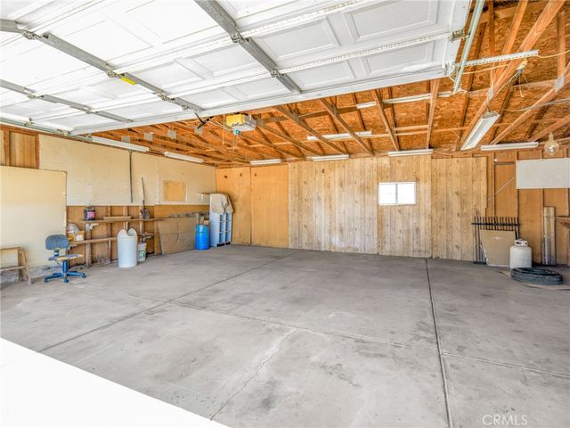 10164 White, Phelan, CA 92371