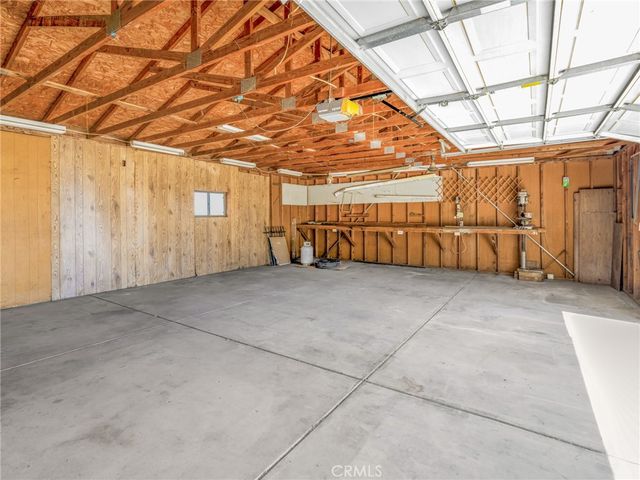 10164 White, Phelan, CA 92371