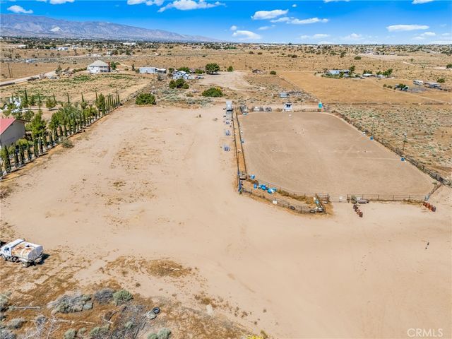 10164 White, Phelan, CA 92371