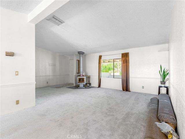 10164 White, Phelan, CA 92371